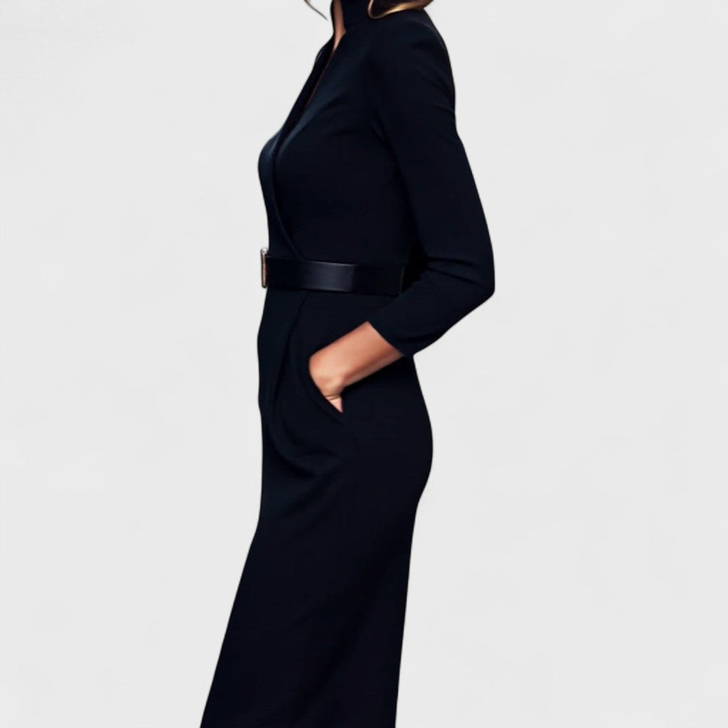 Olga | Vestido Negro Sofisticado con Cinturón y Cuello Mao