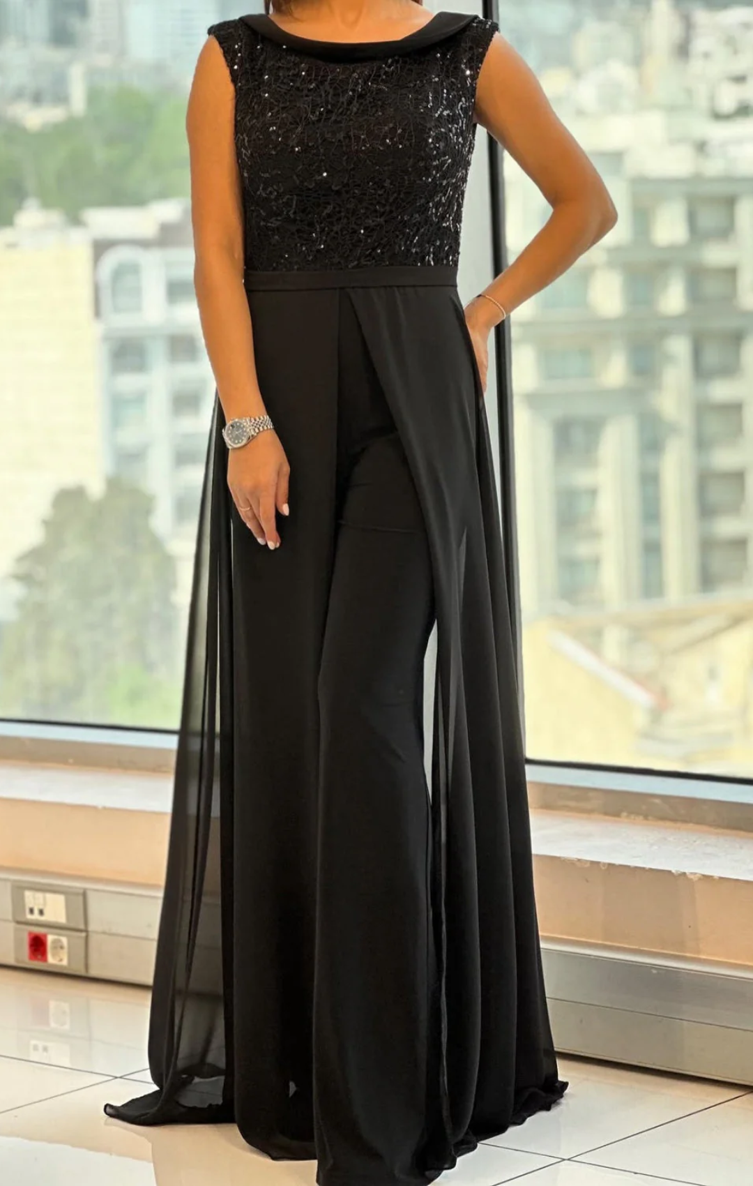 Luna | Elegante mono sin mangas