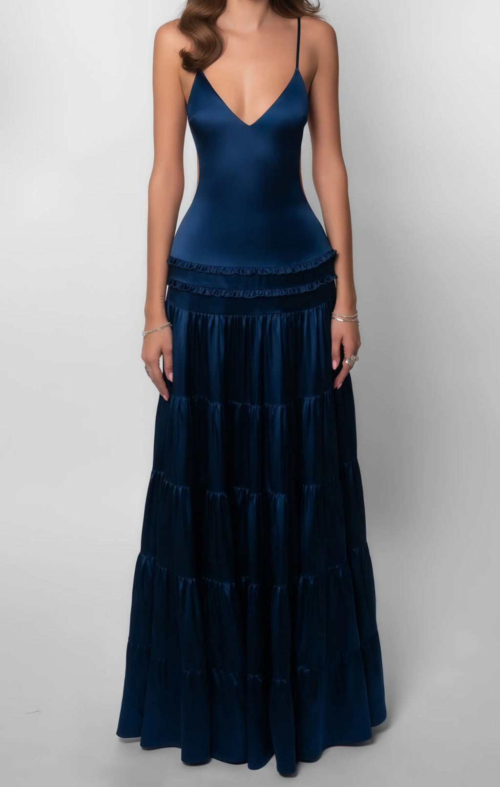 Mirabella | Vestido largo azul con espalda abierta y capas