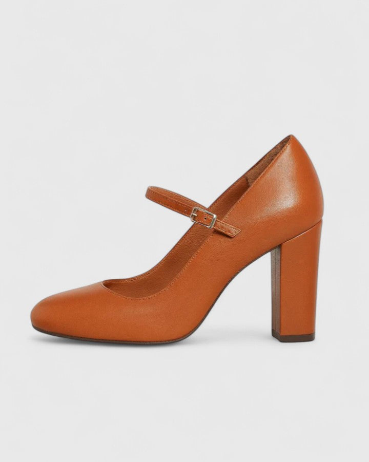 María | Elegantes Tacones