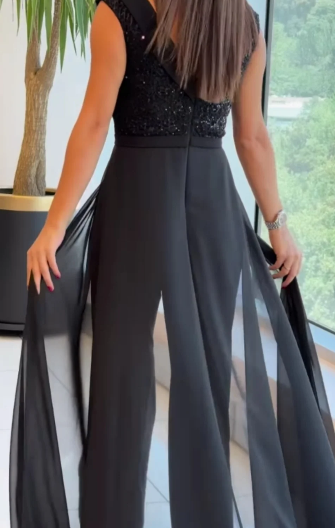 Luna | Elegante mono sin mangas