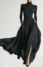 Lucía | Conjunto de falda plisada y camiseta ajustada de manga larga