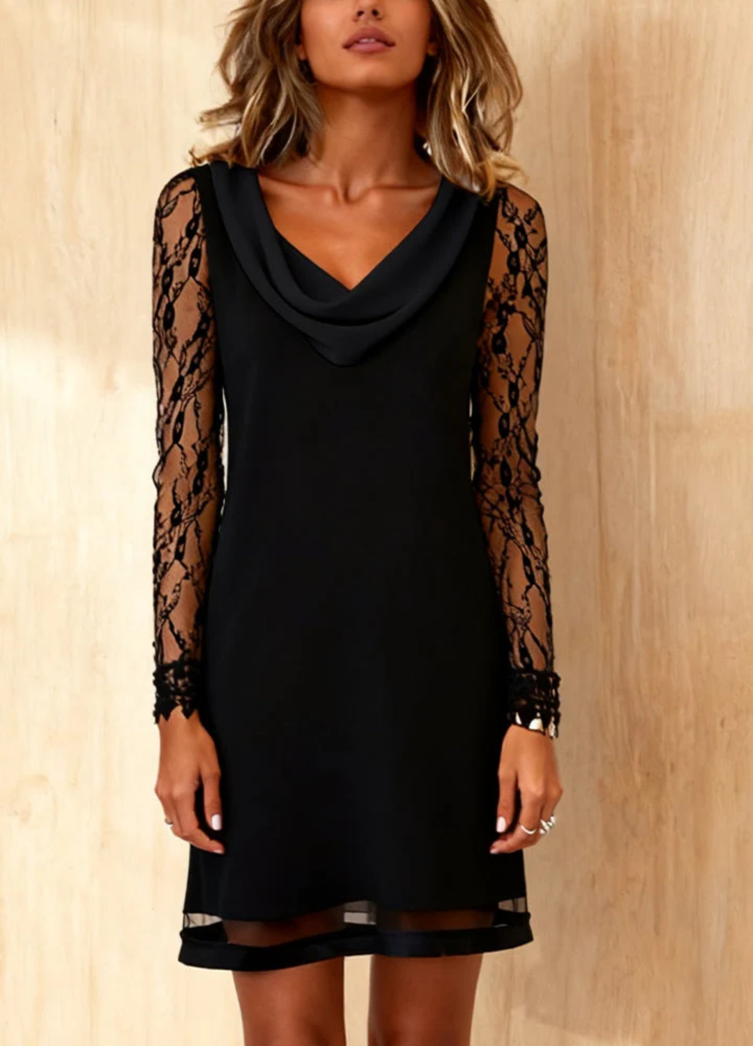 Elena | Vestido de color liso con cuello swing y patchwork