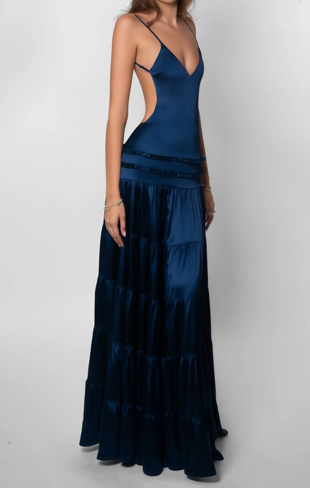 Mirabella | Vestido largo azul con espalda abierta y capas