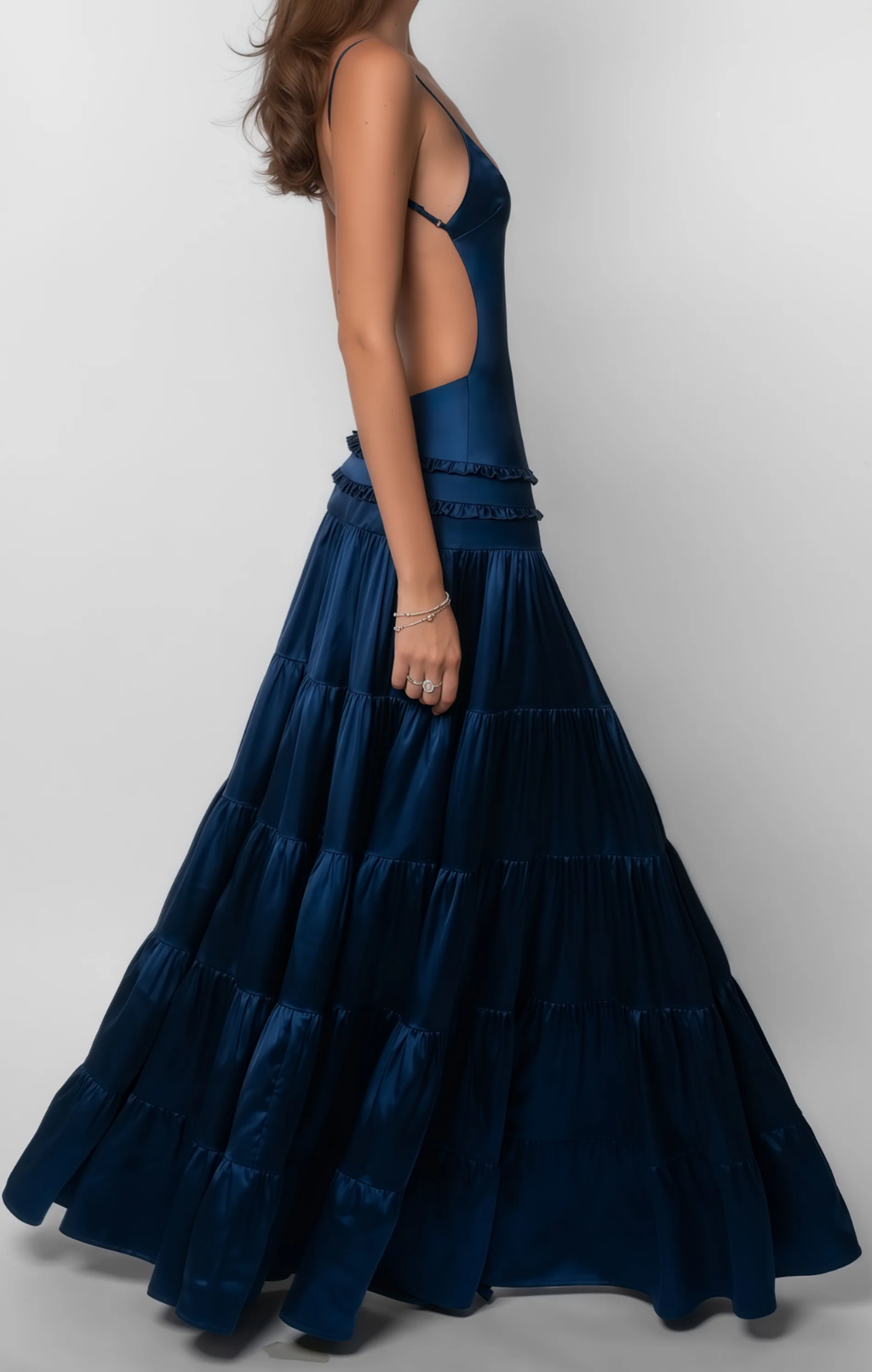 Mirabella | Vestido largo azul con espalda abierta y capas