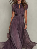 Flavia | Vestido largo violeta con escote en forma de llave, borde de encaje de chiffon