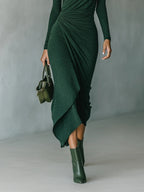 Sonia · Vestido midi verde oscuro con drapeado y cuello alto